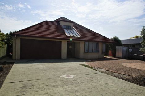 Photo of property in 52 Blue Gum Place, New Brighton, Christchurch, 8083
