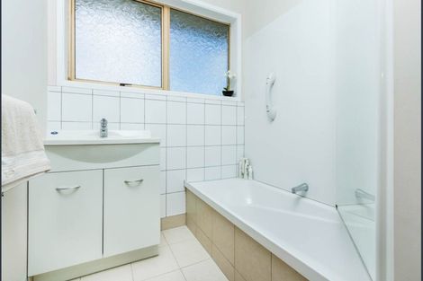 Photo of property in 1/819 East Coast Road, Northcross, Auckland, 0630