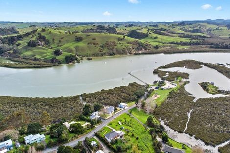 Photo of property in 133 Wharf Road, Port Albert, Wellsford, 0973