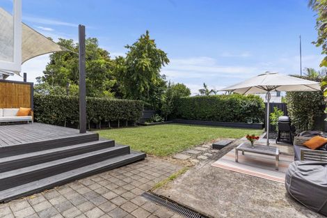Photo of property in 22 Cumberland Avenue, Westmere, Auckland, 1022