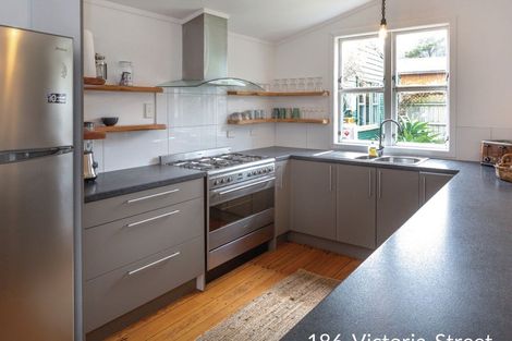 Photo of property in 186 Victoria Street, Coromandel, 3506