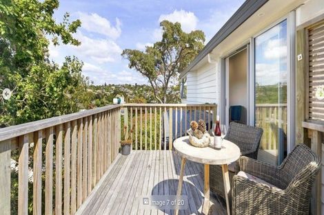 Photo of property in 2/19 Limmer Place, Browns Bay, Auckland, 0632