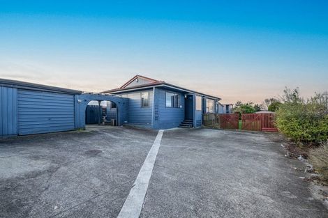 Photo of property in 64 Hyperion Drive, Randwick Park, Auckland, 2105