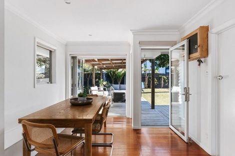 Photo of property in 8 Pitau Road, Mount Maunganui, 3116