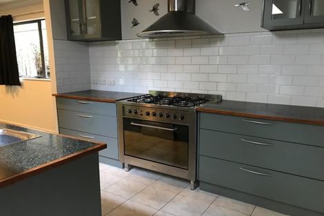 Photo of property in 30b Brunton Place, Glenfield, Auckland, 0629