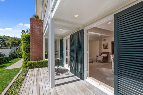 Photo of property in 102a Kitchener Road, Milford, Auckland, 0620