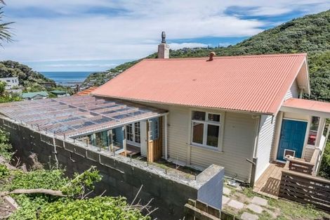 Photo of property in 175 Houghton Bay Road, Houghton Bay, Wellington, 6023