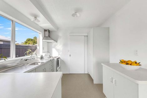 Photo of property in 1/58 Riversdale Drive, Merrilands, New Plymouth, 4312