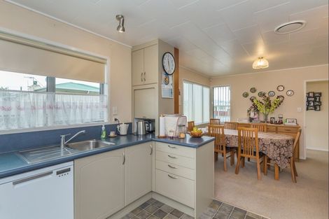 Photo of property in 617 Queen Street East, Levin, 5510