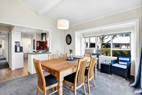 Photo of property in 15 Leon Place, Waitara, 4320