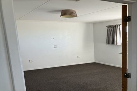 Photo of property in 68 Cornfoot Street, Castlecliff, Whanganui, 4501