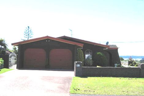 Photo of property in 8 Kokiri Street, Te Atatu South, Auckland, 0610