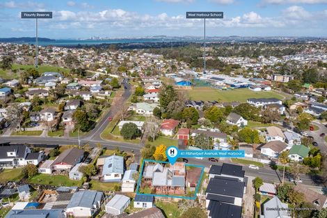 Photo of property in 41 Fitzherbert Avenue, West Harbour, Auckland, 0618