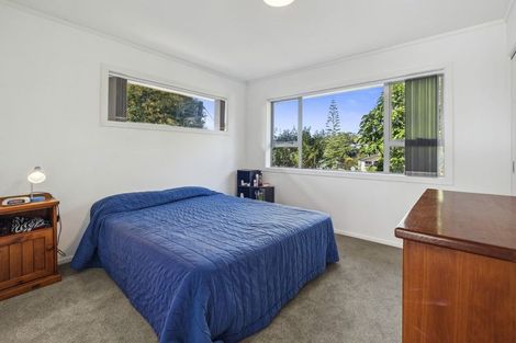 Photo of property in 2/12 Pamela Place, New Lynn, Auckland, 0600