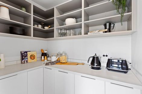 Photo of property in 24 Port Way, Rosehill, Papakura, 2113