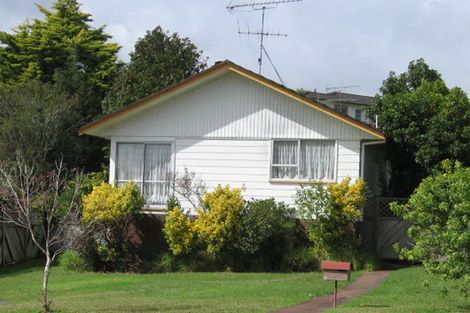 Photo of property in 42 Claverdon Drive, Massey, Auckland, 0614