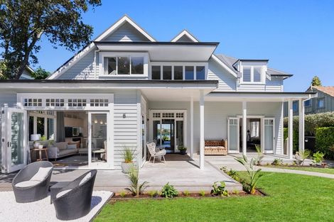 Photo of property in 21 Norwood Road, Bayswater, Auckland, 0622