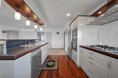 Photo of property in 57 Mt Lebanon Crescent, The Gardens, Auckland, 2105