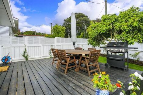 Photo of property in 1/58 Hillcrest Avenue, Hillcrest, Auckland, 0627