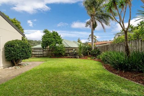 Photo of property in 27 Kinleith Way, Albany, Auckland, 0632