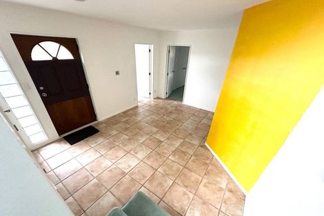 Photo of property in 2/38 Gulf View Road, Murrays Bay, Auckland, 0630