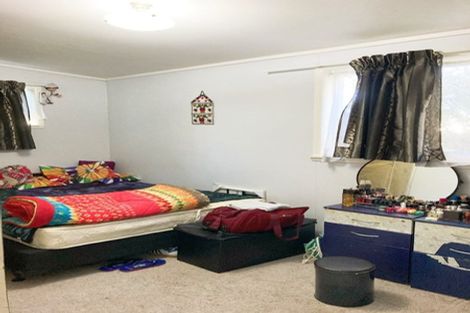 Photo of property in 70 Forest Hill Road, Henderson, Auckland, 0612