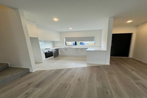 Photo of property in 47a Crestview Rise, Papakura, 2110