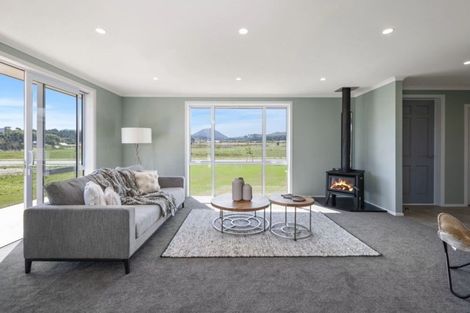 Photo of property in 12 Karaka Place, Kinloch, Taupo, 3377