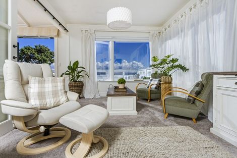 Photo of property in 103 The Esplanade, Manly, Whangaparaoa, 0930