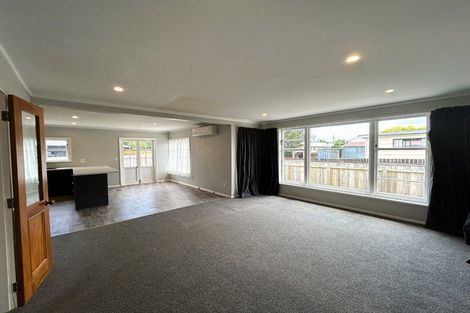 Photo of property in 14 Peel Place, Wainuiomata, Lower Hutt, 5014