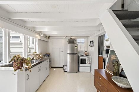 Photo of property in 5 Wright Street, Mount Cook, Wellington, 6021