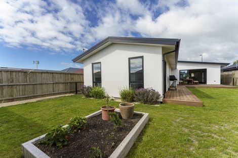 Photo of property in 10 Minerva Crescent, Woodend, 7610