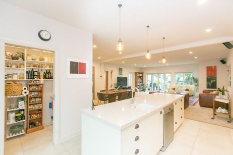 Photo of property in 18 Record Street, Fitzroy, New Plymouth, 4312