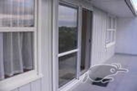 Photo of property in 60-62 Exmouth Road, Northcote, Auckland, 0627