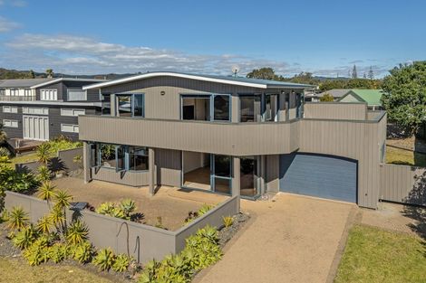 Photo of property in 106 Corokia Place, Matarangi, Whitianga, 3592