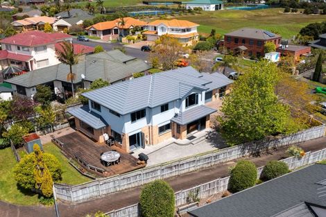 Photo of property in 11 Rosetti Rise, West Harbour, Auckland, 0618