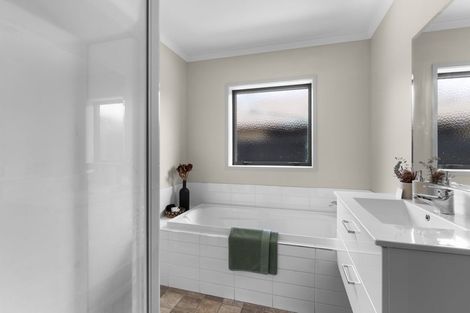 Photo of property in 9 Whitney Place, Rototuna North, Hamilton, 3210