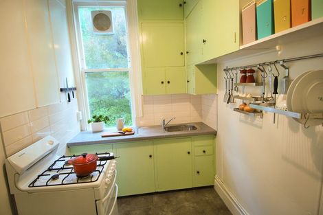 Photo of property in 158 Oriental Parade, Oriental Bay, Wellington, 6011