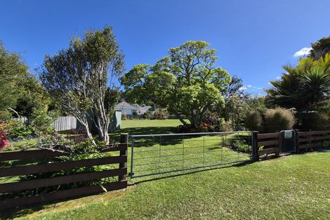 Photo of property in 85 Watt Street, Coromandel, 3506