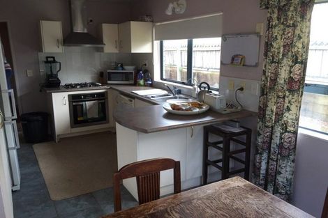 Photo of property in 3213 Great North Road, New Lynn, Auckland, 0600