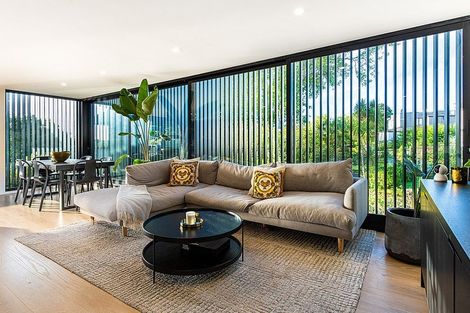 Photo of property in 314c Hurstmere Road, Takapuna, Auckland, 0622