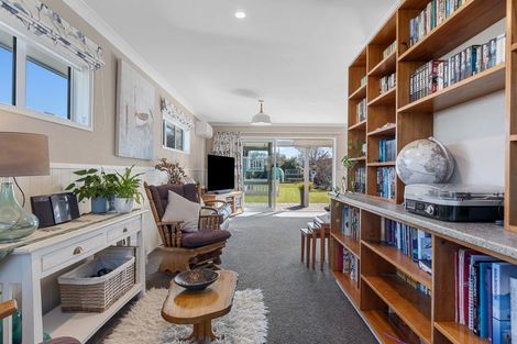 Photo of property in 11 School Road, Riverlands, Blenheim, 7274