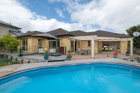 Photo of property in 15 Rangi Avenue, Schnapper Rock, Auckland, 0632