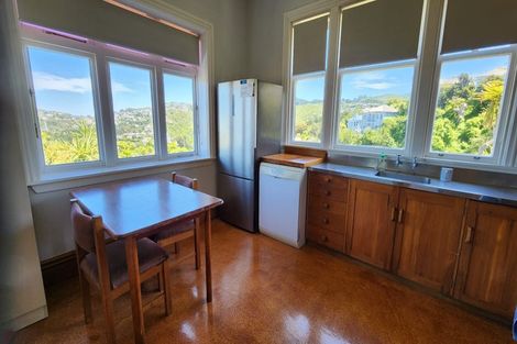 Photo of property in 94 Kelburn Parade, Kelburn, Wellington, 6012