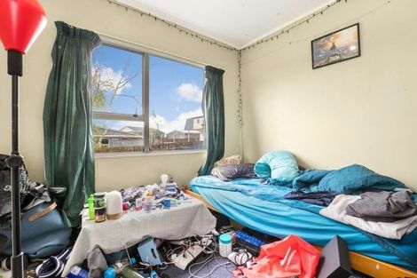 Photo of property in 2/20 Darnell Crescent, Clover Park, Auckland, 2019