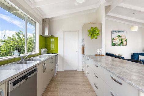 Photo of property in 100 Charleston Avenue, Whangamata, 3620