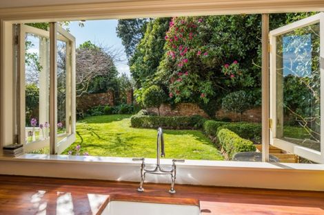 Photo of property in 17 Kowhai Street, Eastbourne, Lower Hutt, 5013