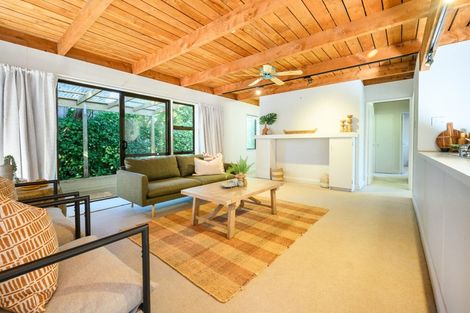 Photo of property in 6 Lincoln Street, Ashhurst, 4810