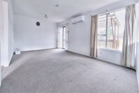 Photo of property in 540 Glenfield Road, Glenfield, Auckland, 0629