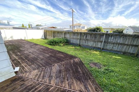 Photo of property in 1/4 Avalon Place, Glenfield, Auckland, 0629